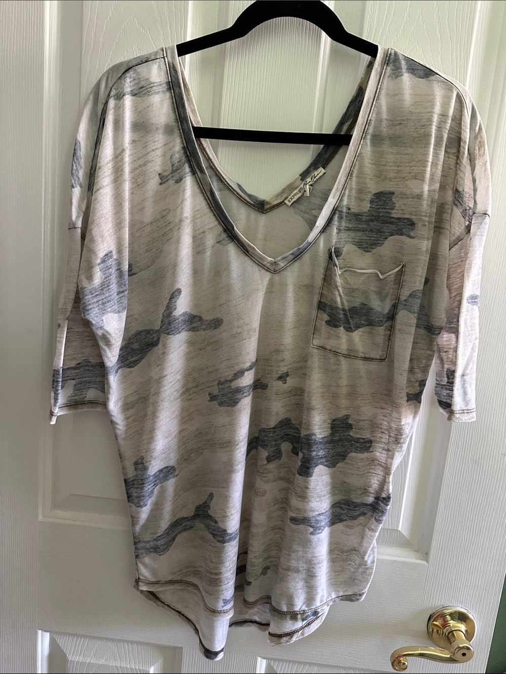 Express One Eleven V-Neck Pocket Tee in Neutral Camo